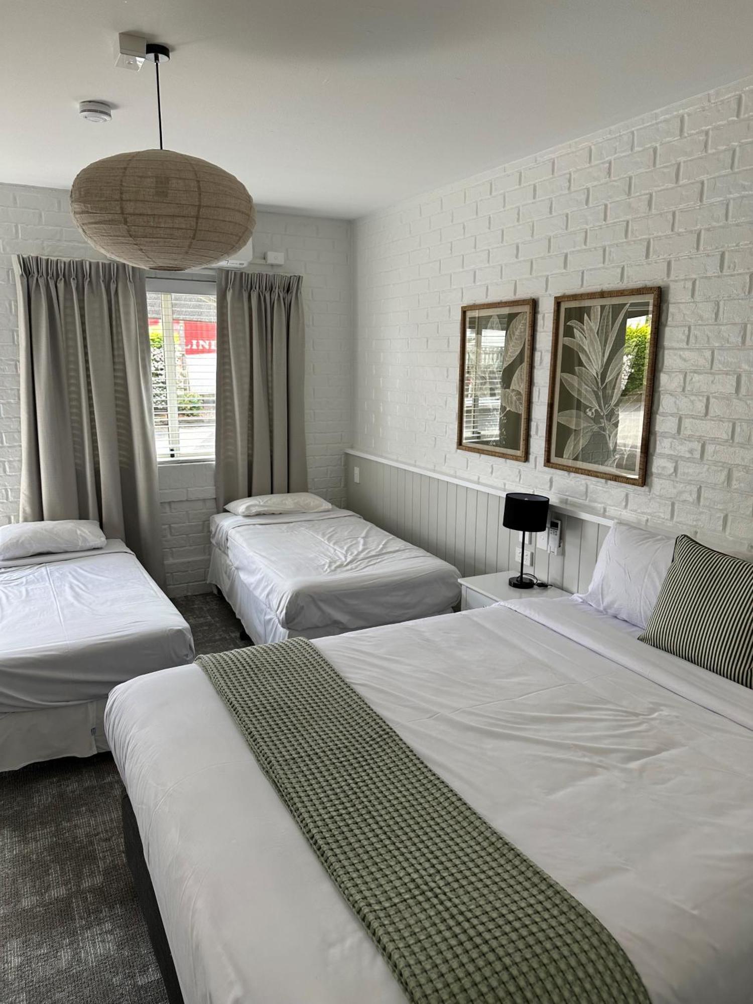 The Shamrock Hotel トゥーンバ エクステリア 写真